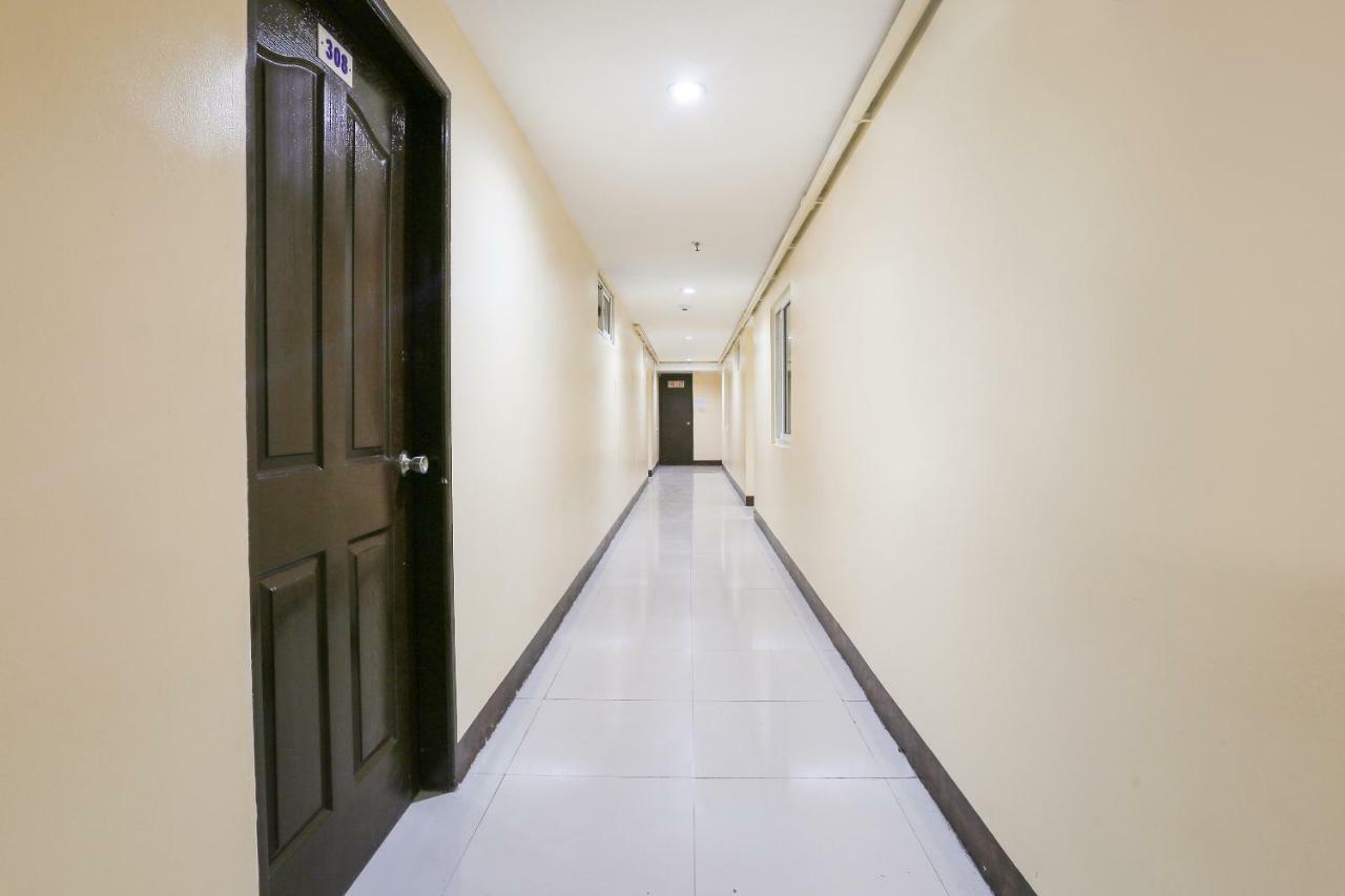 Hotel Oyo 226 The Orchard Tower Manila Exterior foto